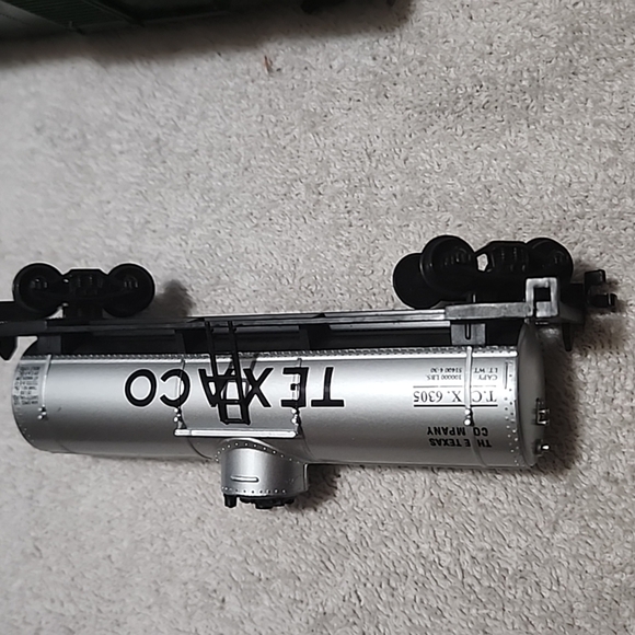 Life Like Train Cars - Picture 3 of 5